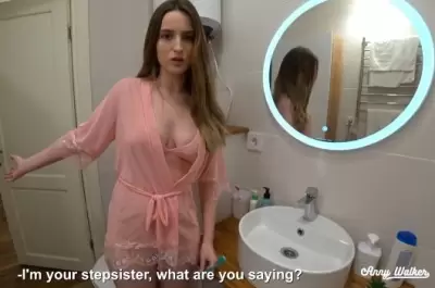 Сводная сестра ротиком и пиздой помогла брату опустошить яйца полные спермы