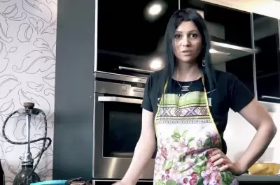 Нагловатый пасынок дал мачехе в рот и трахнул бабенку в очко