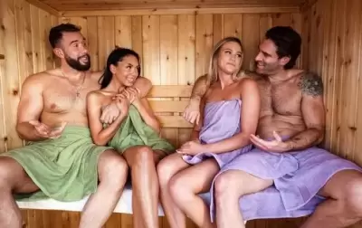 Взрослые отцы устроили в сауне инцест обмен молодыми дочками (русский перевод)